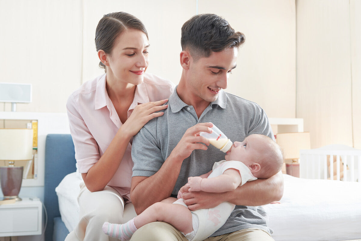 How to introduce a bottle to your breastfed baby